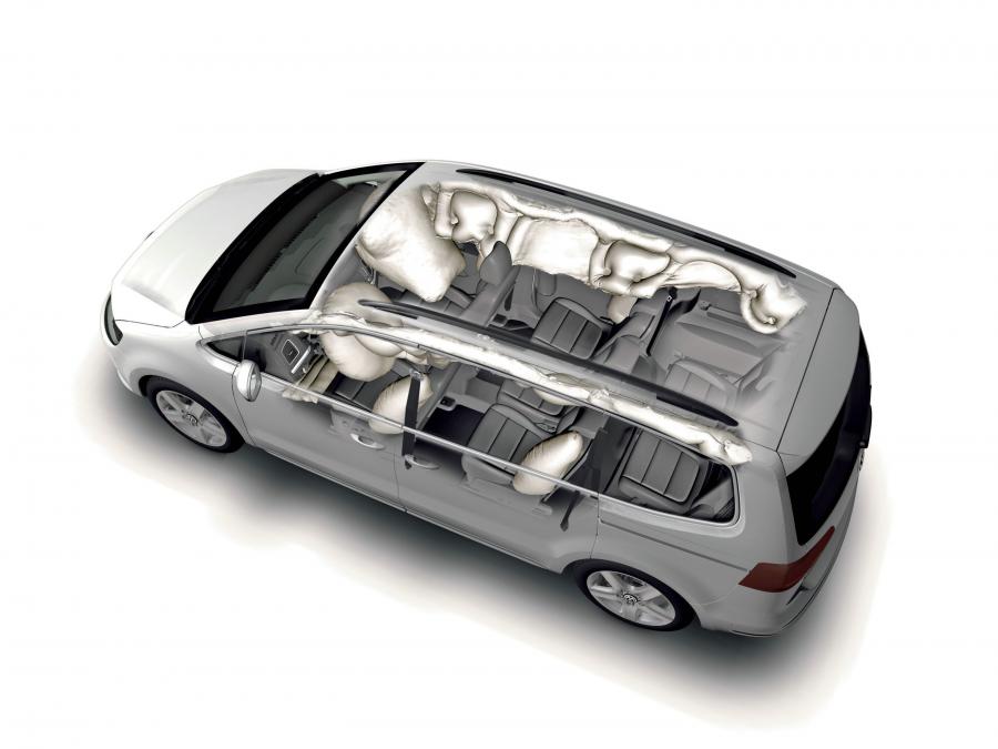  Volkswagen Sharan 2010 года  (фото 8 из 71)